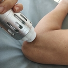 التواء الكاحل الكهربائي Eswt شعاعي آلة العلاج بالمستخدمين لتحفيز العضلات شد الجلد