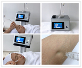 العناية بالبشرة استخدام آلة التقشير النفاث للوجه ، جهاز تجميل الوجه غير الغازية